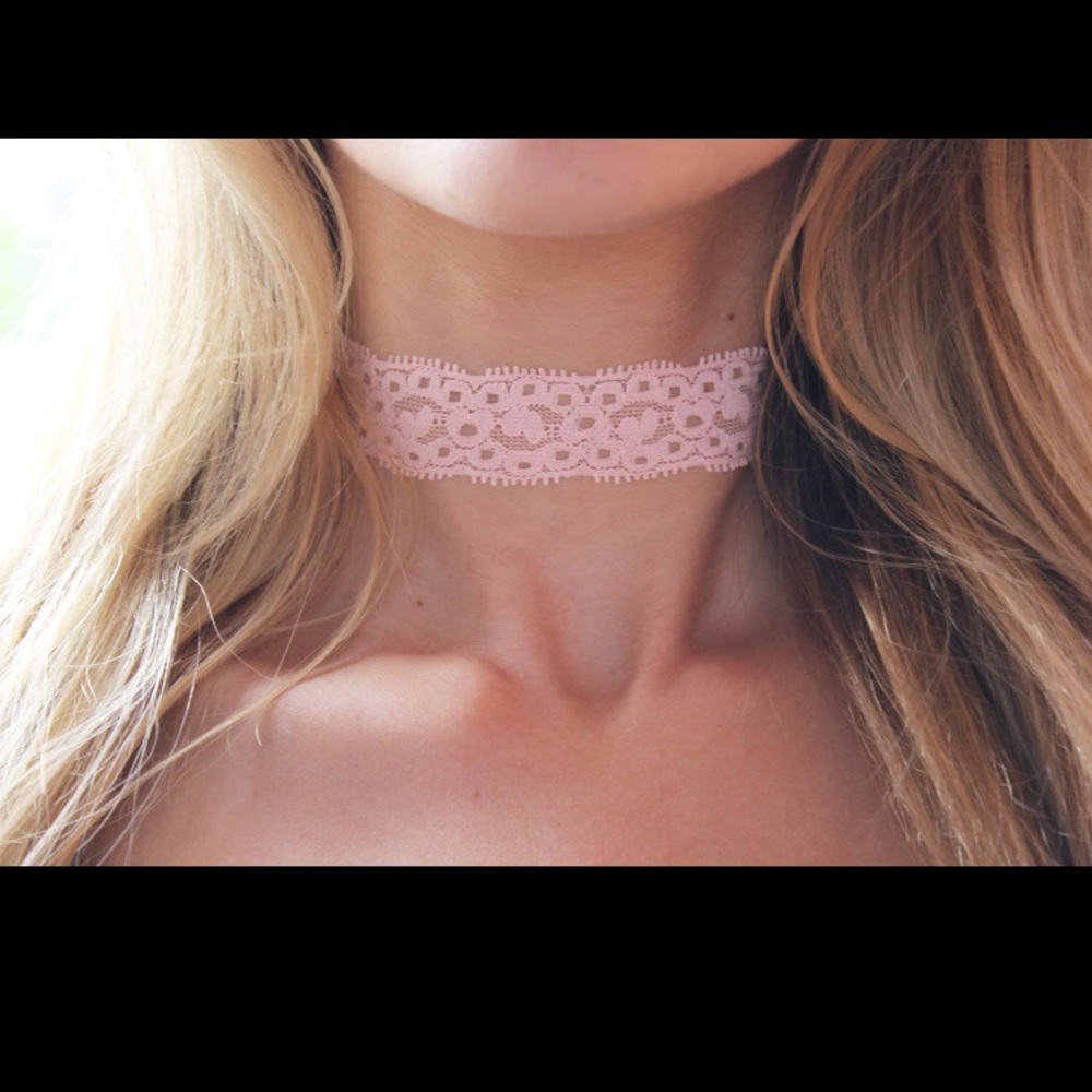 Light Pink lace choker. BRAND NEW.