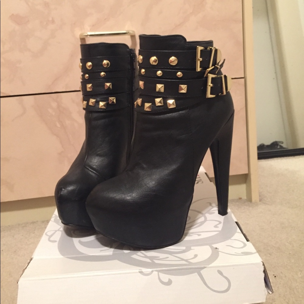 Shi Black Gold Studded Heel Booties Size 7