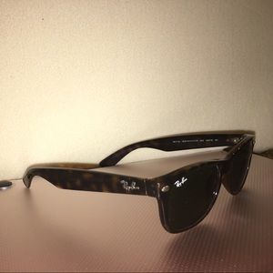 RayBan New Wayfarer Tortoise