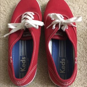 Basically brand new red keds!