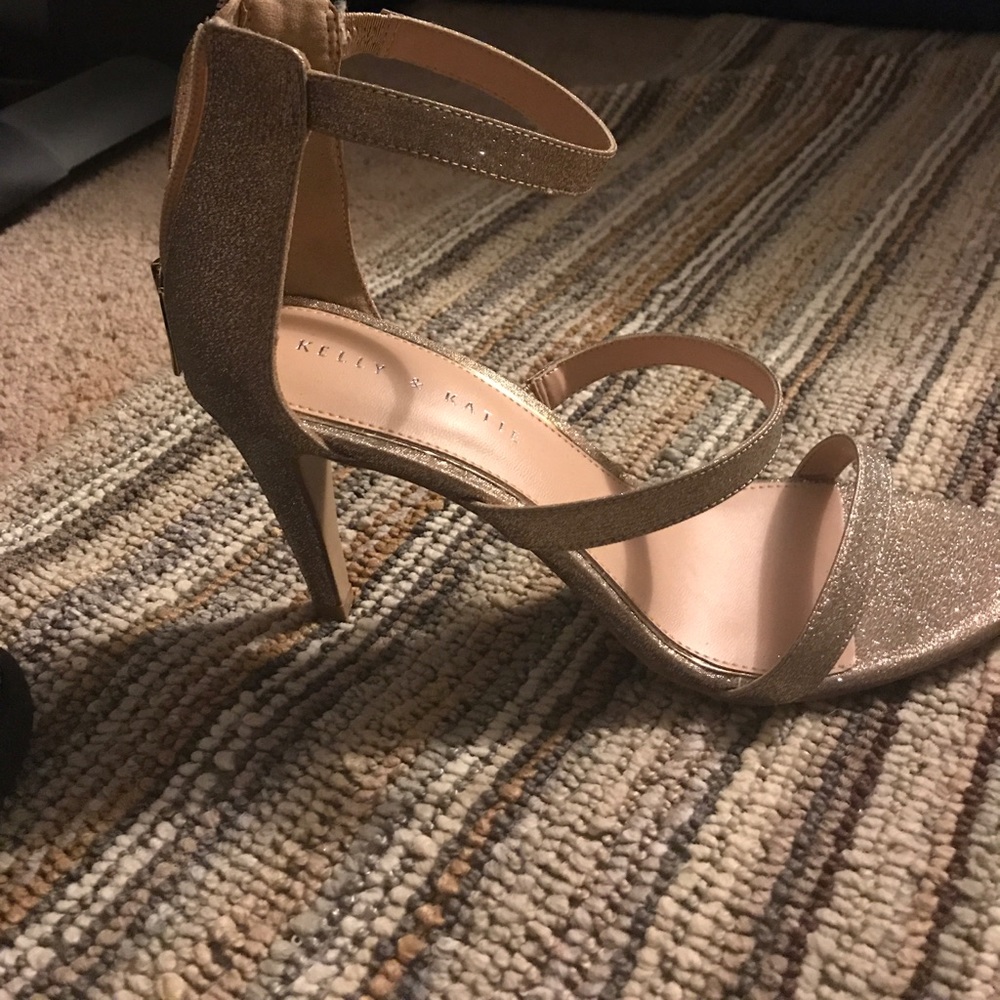 Size 10 gold and silver sparkly heels.