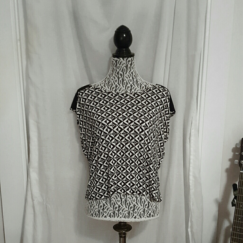 Patterned Tee - Picture 2 of 4