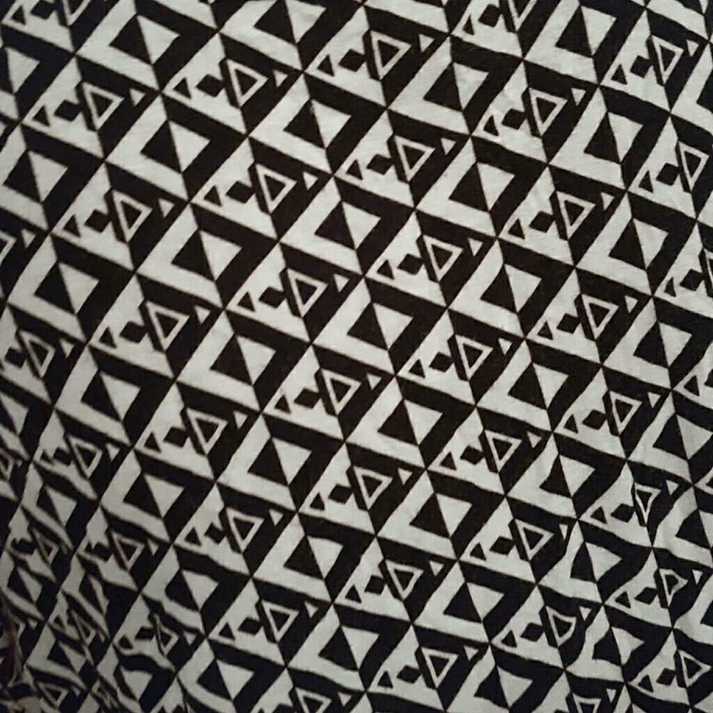 Patterned Tee - Picture 4 of 4