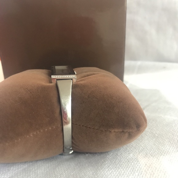 AUTHENTIC Gucci diamond bangle watch - Picture 3 of 10