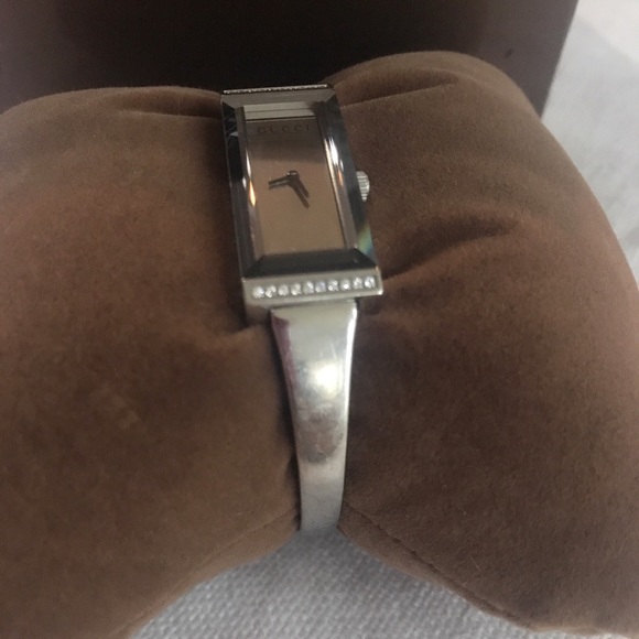 AUTHENTIC Gucci diamond bangle watch - Picture 5 of 10