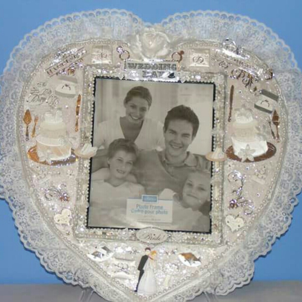 Wedding picture frame with two cakes