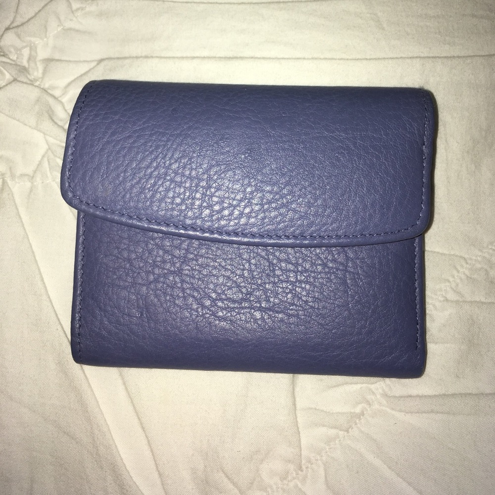 EXCELLENT DEAL! Buxton Genuine Leather Exterior