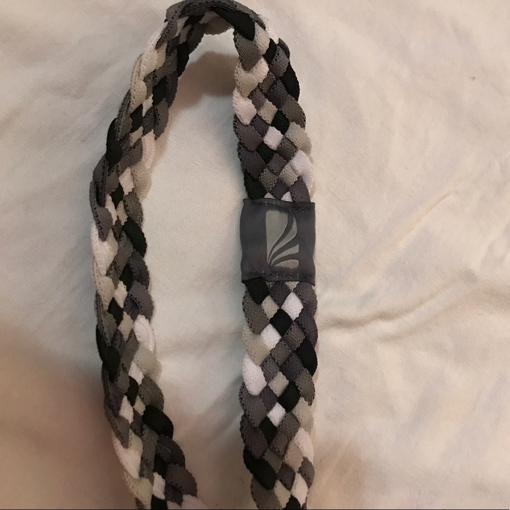 Marika sports headband blk grey white woven