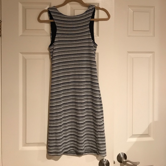 Bordeaux Dress - Picture 4 of 4