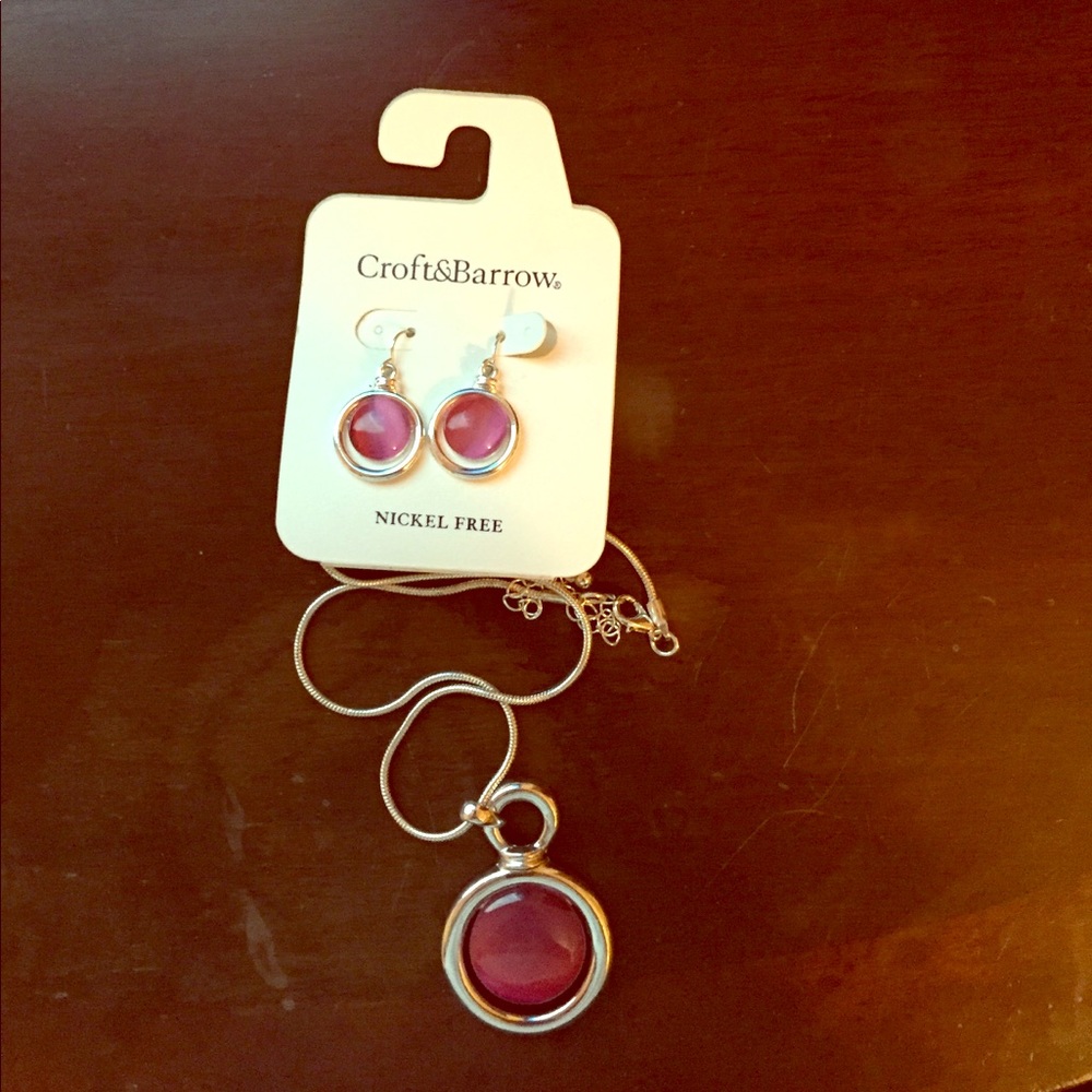 Croft&Barrow matching earrings and necklace
