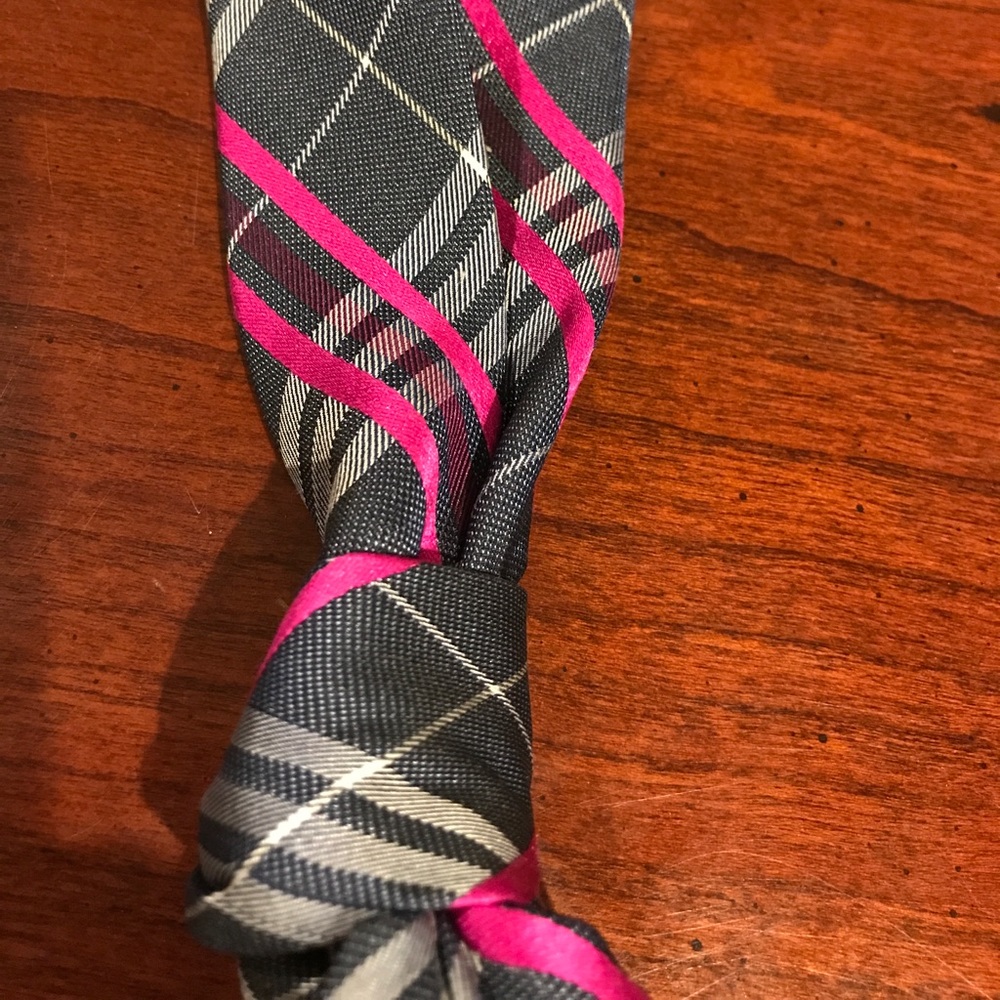 Multi-colored tie
