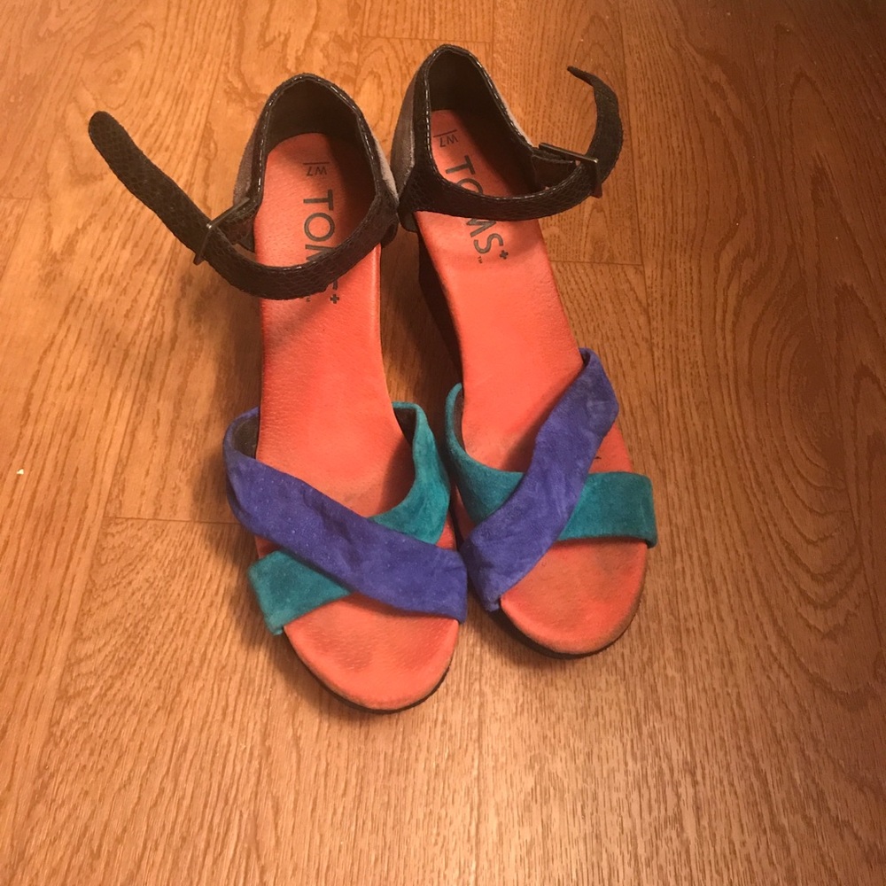 Toms limited wedges.