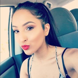 Meet your Posher, Anyssa