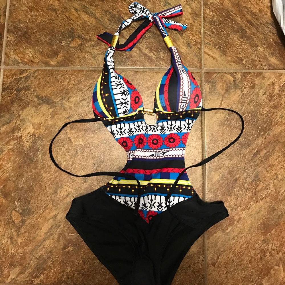 Cutout One piece bathing suit.