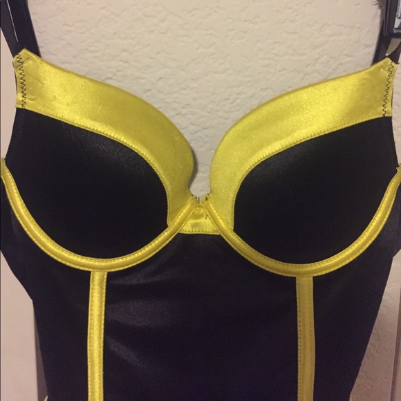 Sexy Batman onesie! - Picture 3 of 4