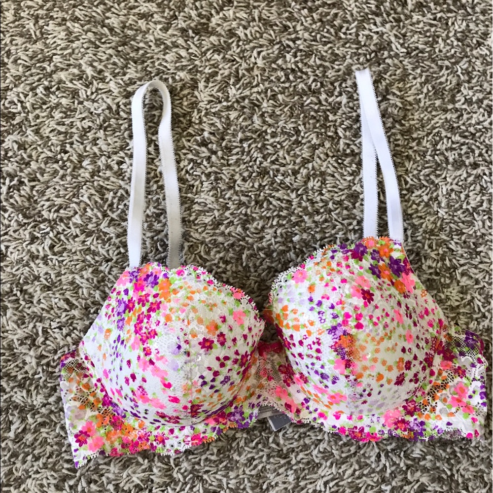 Victoria secret 34C bra