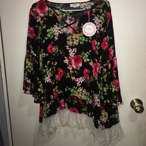 NWT Umgee floral lace top 😍🙌🏼