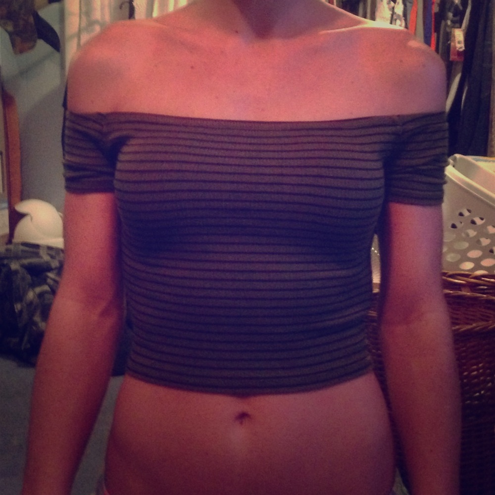 Off shoulder crop top