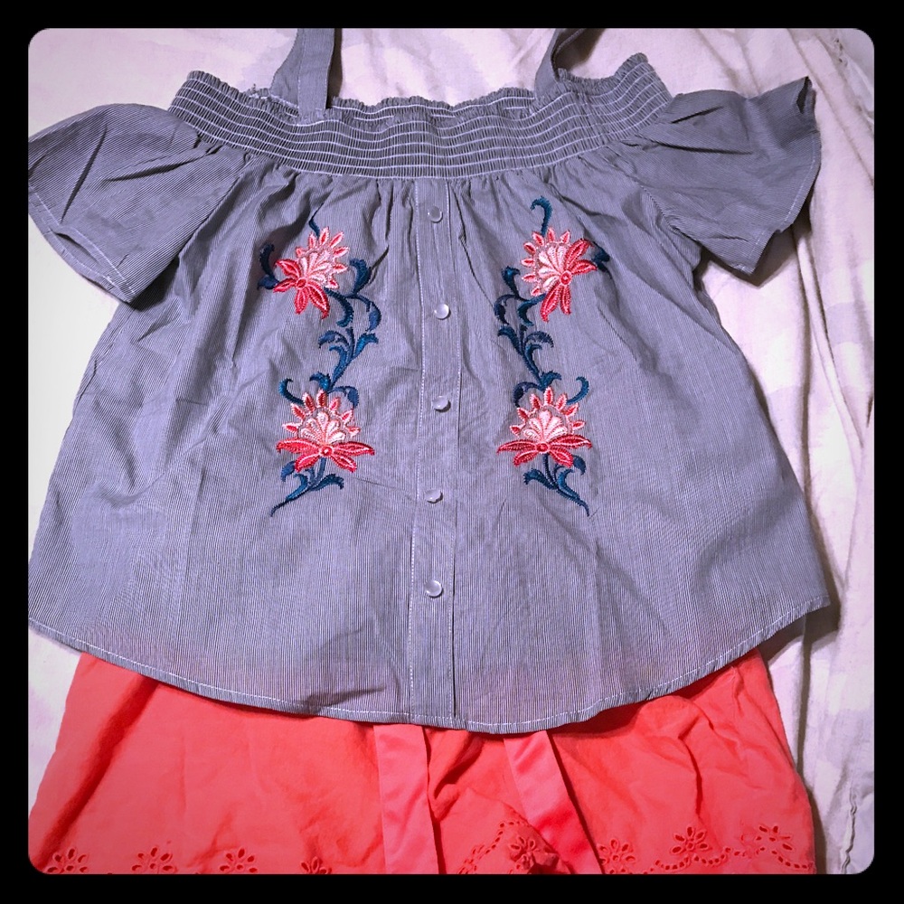 SOLD Floral and Striped blouse and Shorts Combo