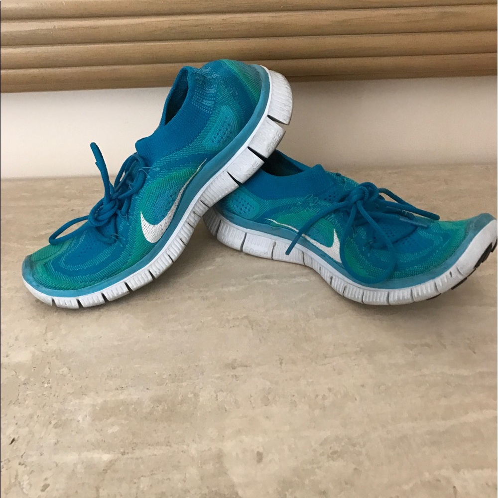 nike flyknit sized as 8.5 but would fit 7