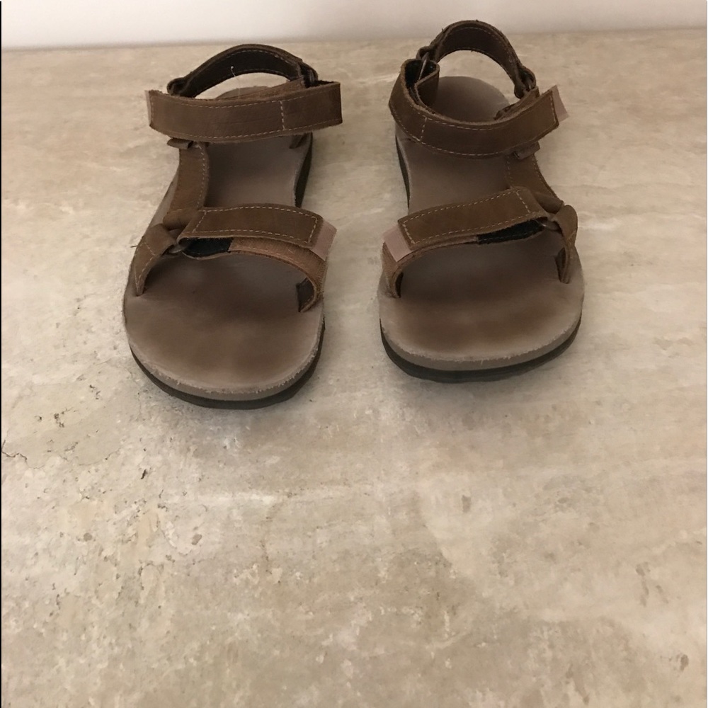 women's teva size 7