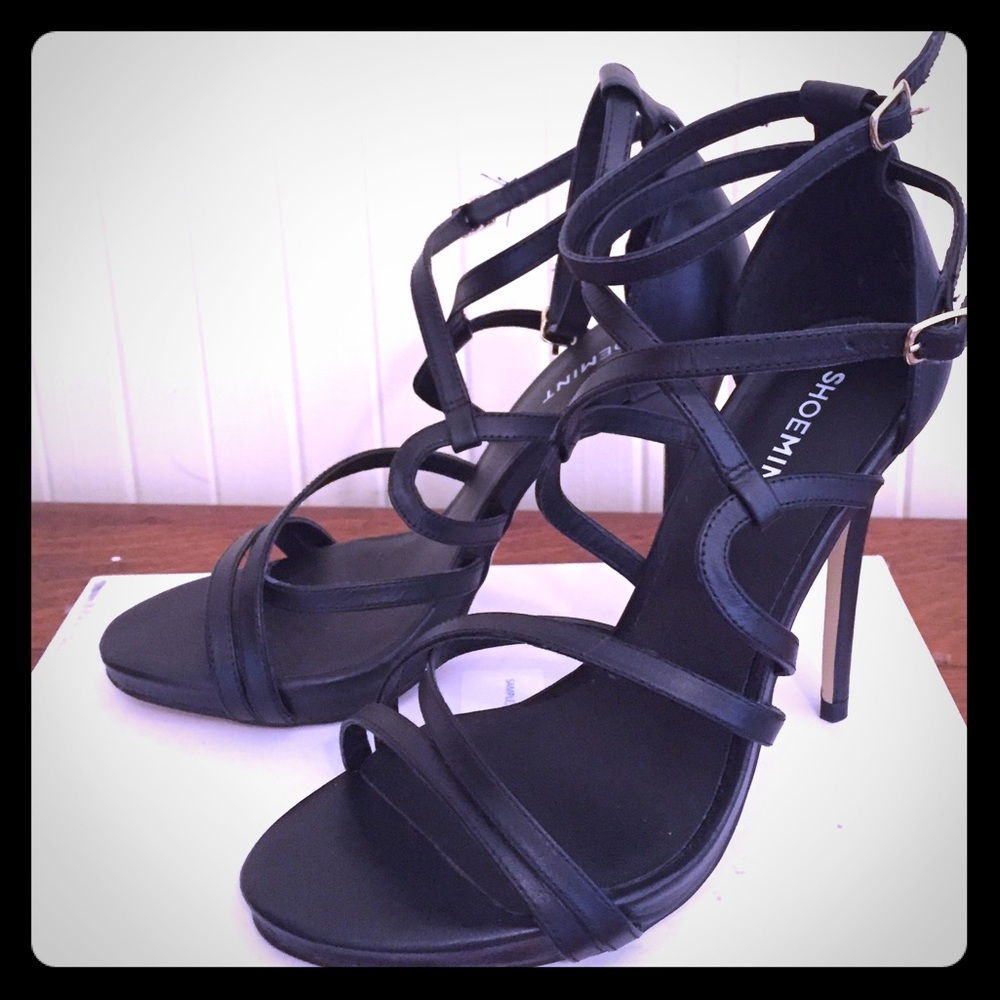 ❌SOLD❌ Sexy Shoe Mint Black Strappy Heels