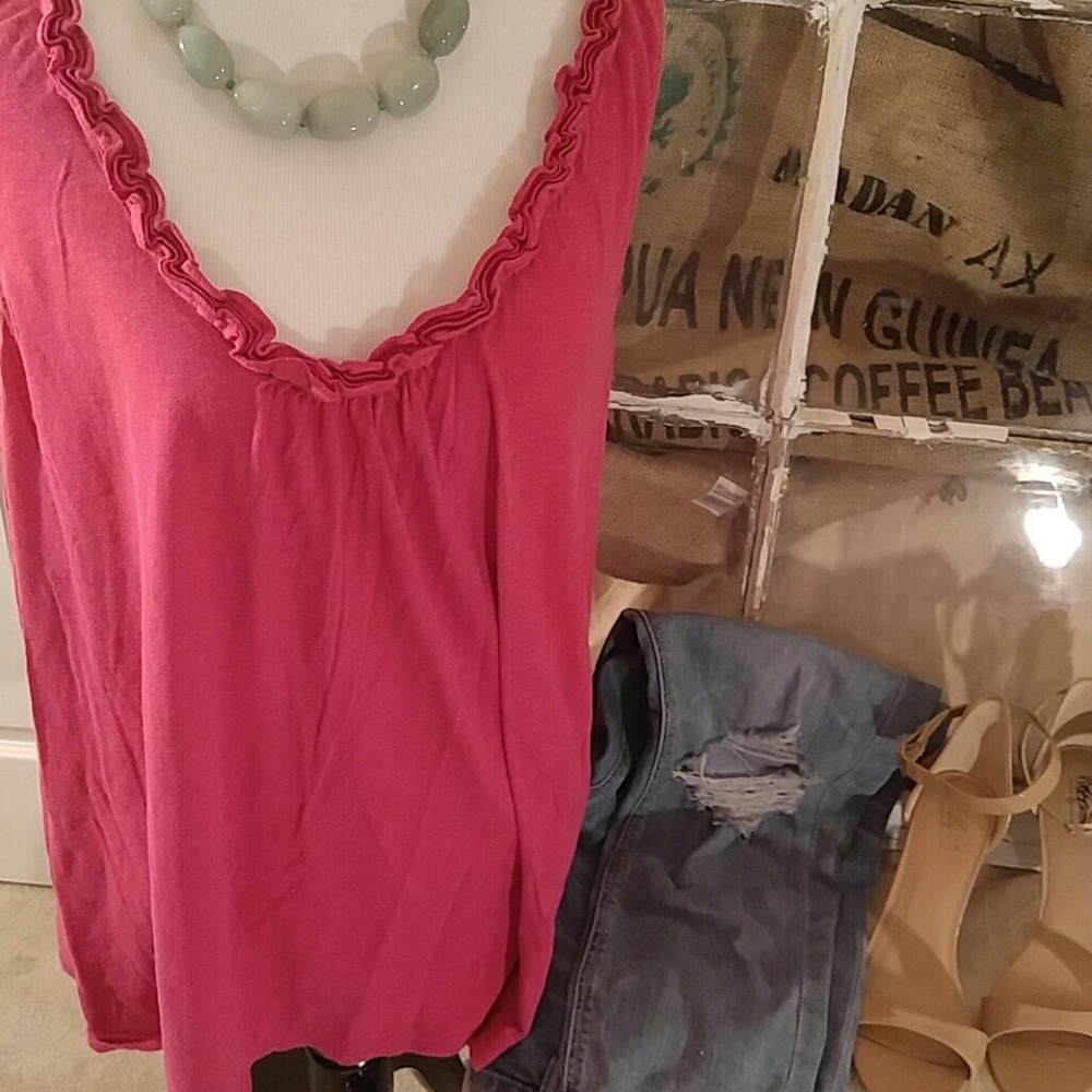 {🌸SALE🌸} Raspberry embellished tank ~ XXL