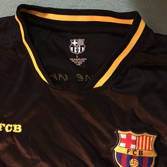 FCB shirt - Picture 2 of 5