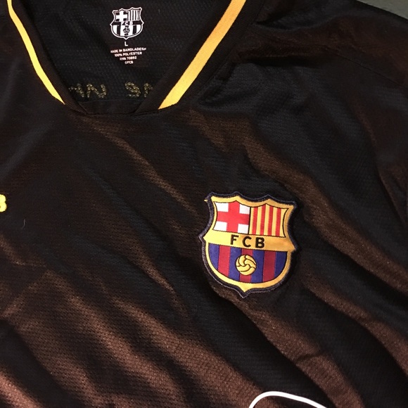 FCB shirt - Picture 3 of 5