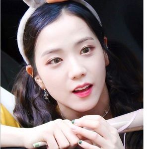 Meet your Posher, Vivian