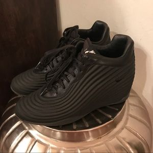 Nike Lunar Wave Wedge Sneaker