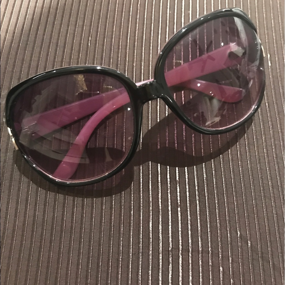 Betsey Johnson Round/Square Sunglasses