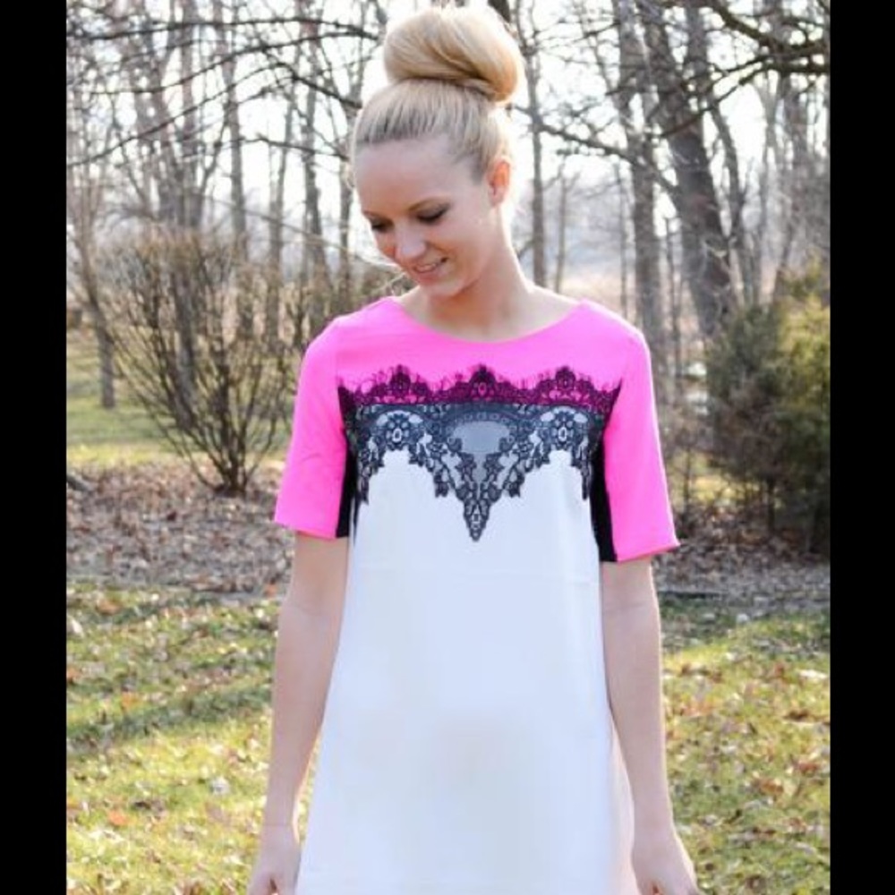 🆕Beautiful lace detail shift dress 🛍 - Picture 3 of 7