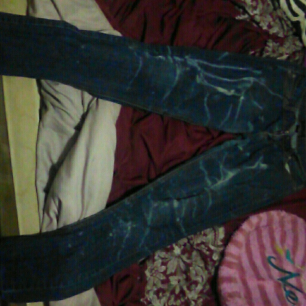 I wear them like once and couldn't fit them nomore