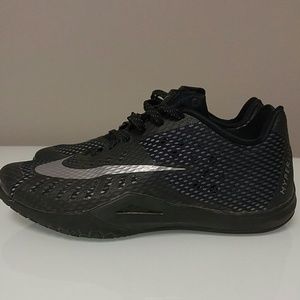 Nike HyperLive