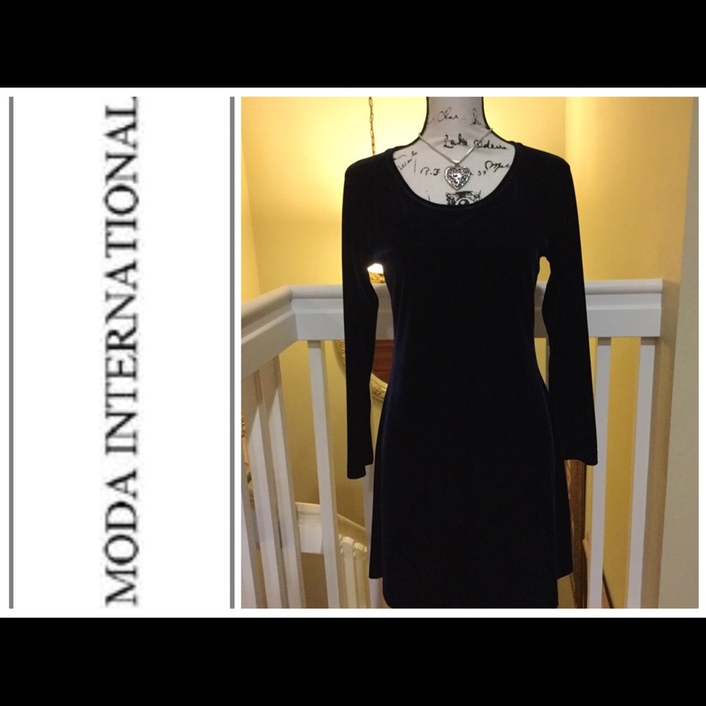 Beautiful Evening Velvet Dress Long Sleeves