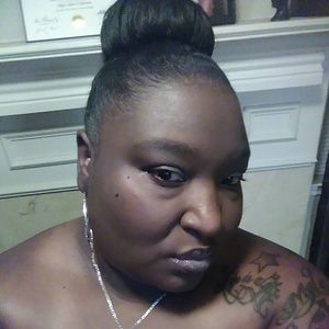 Meet your Posher, Ebony