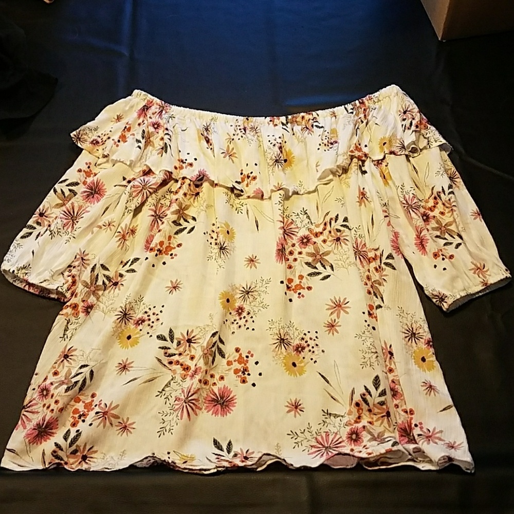 Off Shoulder Blouse - image 1