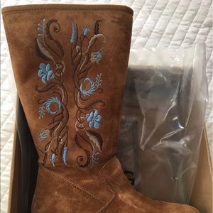Limited Edition UGG Boots w sunset embroidery