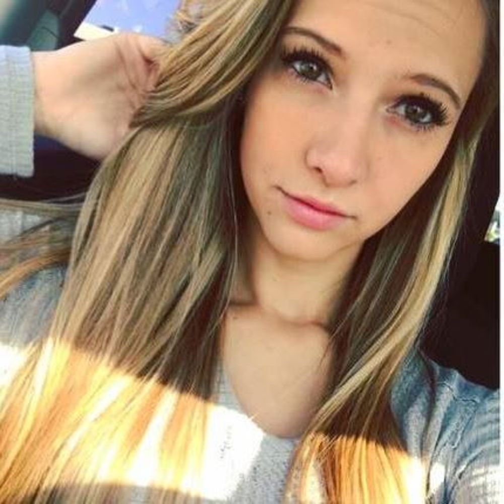 Meet your Posher, Nikoletta