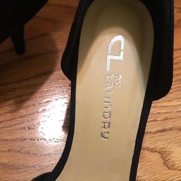 CL by laundry Scalloped Suede Heels - Picture 2 of 4