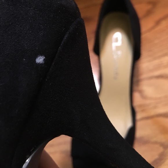 CL by laundry Scalloped Suede Heels - Picture 3 of 4