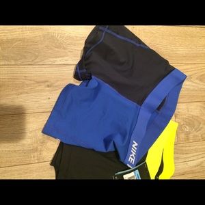 Nike Pro compression medium nwt