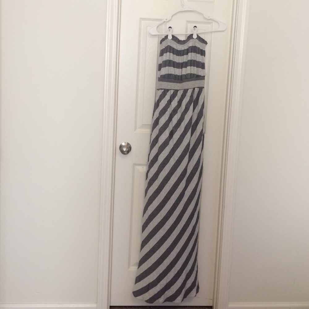 Pea in the Pod maternity maxi dress size M