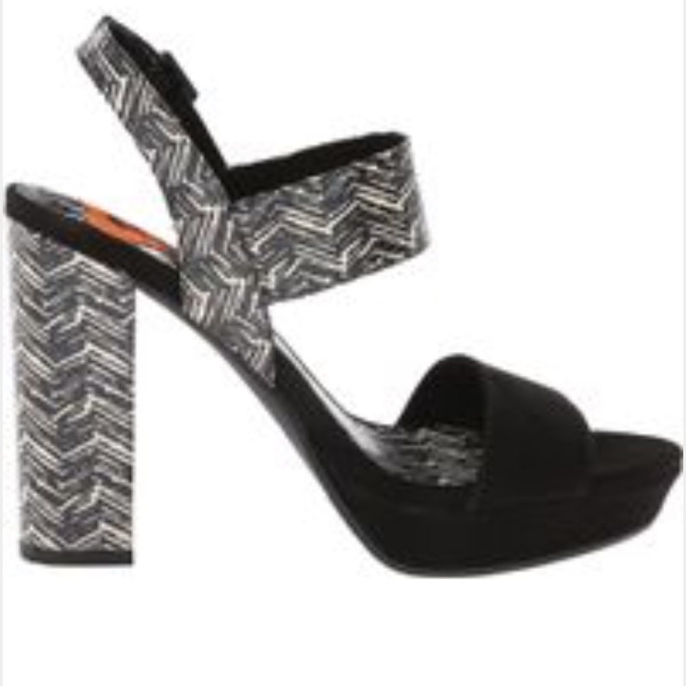 LAST CHANCE Rocketdog Black and White Chunky Heel