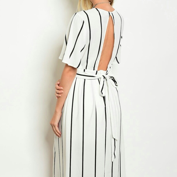 ~Only 1 Med left~Lovely jumpsuit - Picture 2 of 8