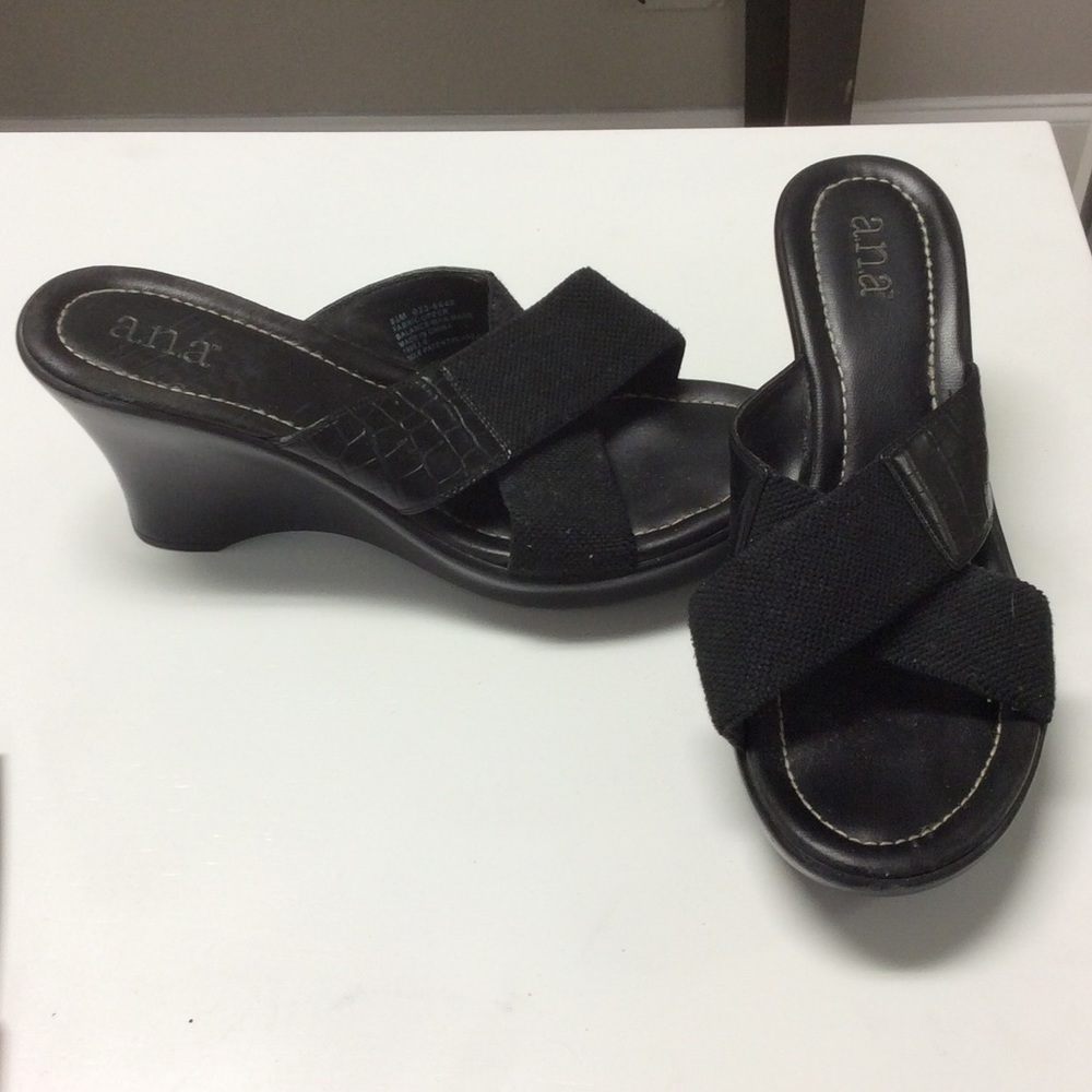 Ana women's black wedges