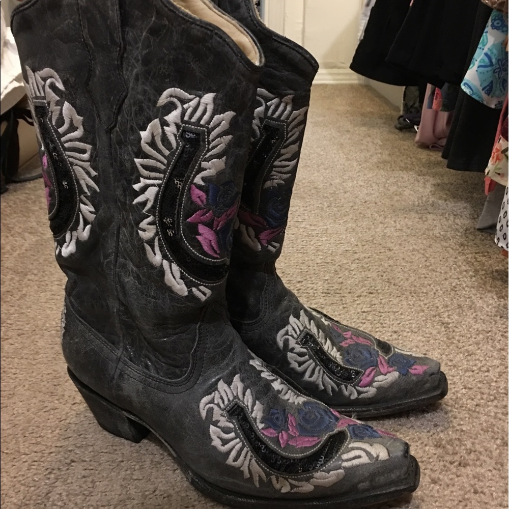 Corral boots