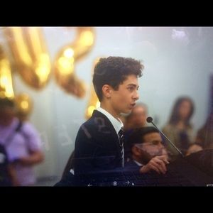 Meet your Posher, Dominic