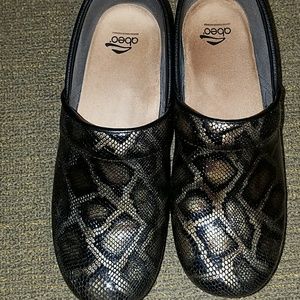Dansko XP clogs (not including insole)